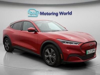 Usado Ford Mustang Mach-E Standard Range 197 kW (269 HP) 2022 Vermelho SUV