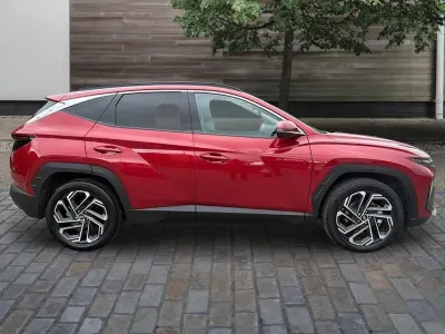 Usado Hyundai Tucson Ultimate 215 HP (158 kW) 2024 Vermelho SUV