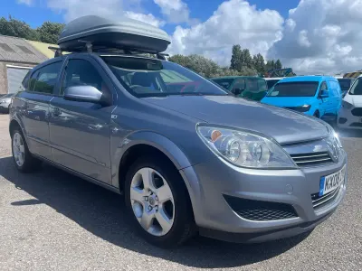 Used Vauxhall Astra Club 115 HP (84 kW) 2008 Silver Hatchback