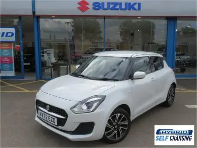 Begagnad Suzuki Swift SZ-L 83 HK (61 kW) 2022 Vit Halvkombi