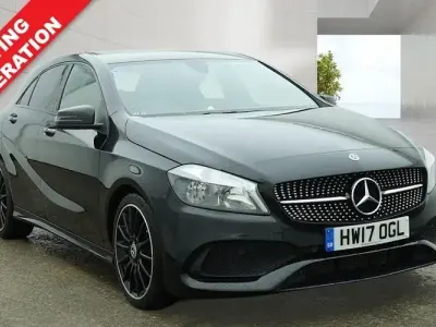 Käytetty Mercedes A200 AMG line 136 HP (100 kW) 2017 Musta Viistoperä