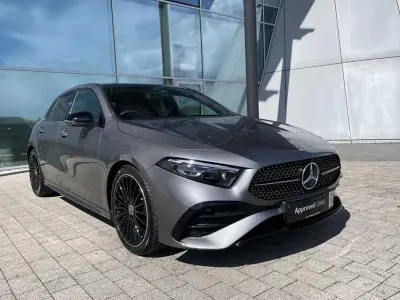 Käytetty Mercedes A200 AMG Line Premium Plus 163 HP (119 kW) 2025 Harmaa Viistoperä
