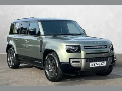 Używany Land Rover Defender HSE Dynamic 344 KM (253 kW) 2024 Zielony SUV
