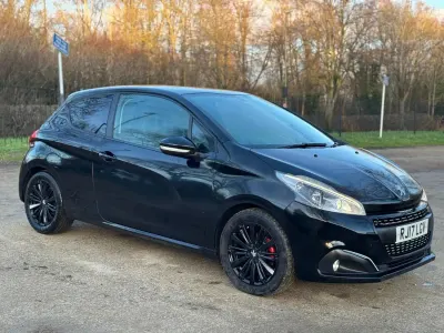 Używany Peugeot 208 2017 Czarny Hatchback