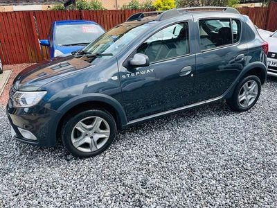 Używany Dacia Sandero Ambiance 90 KM (66 kW) 2018 Szary Hatchback