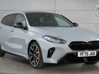Begagnad BMW 120 M Sport 168 HK (123 kW) 2025 Grå Halvkombi