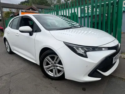 Used Toyota Corolla 120 HP (88 kW) 2022 White Hatchback