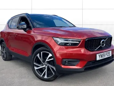 Used Volvo XC40 R-Design Pro 150 HP (110 kW) 2019 Red SUV