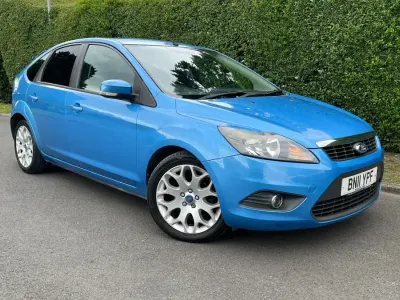 Used Ford Focus Zetec 110 HP (80 kW) 2011 Blue Hatchback