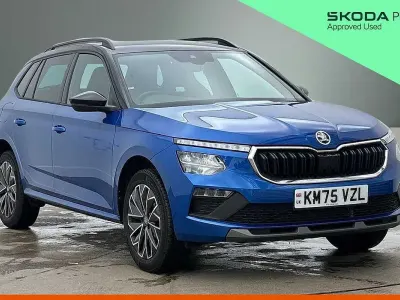 Used Skoda Kamiq Design Edition 113 HP (83 kW) 2025 Race blue metallic black magic pearl effect SUV