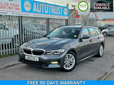 Begagnad BMW 330e Performance 2022 Grå Kombi