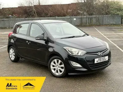 Begagnad Hyundai i20 Active 2012 Svart Halvkombi