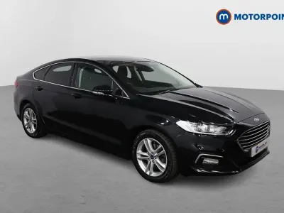 Käytetty Ford Mondeo Zetec 2019 Musta Viistoperä