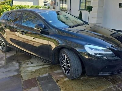 Used Volvo V40 Momentum 122 HP (89 kW) 2018 Black Hatchback