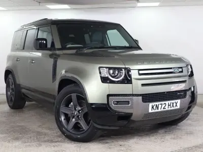 Usado Land Rover Defender SE Dynamic 250 HP (183 kW) 2022 Verde SUV