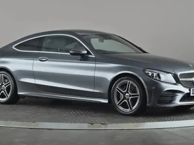 Usado Mercedes C200 AMG Line Premium 184 HP (135 kW) 2018 Cinzento Coupé