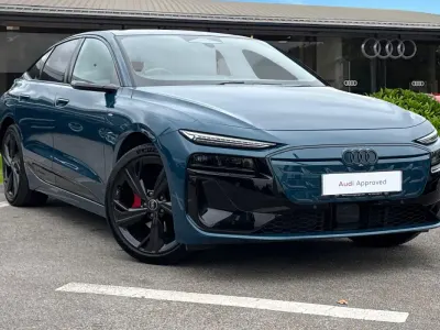 Usado Audi A6 e-tron Advanced 210 kW (286 CV) 2025 Azul Utilitario
