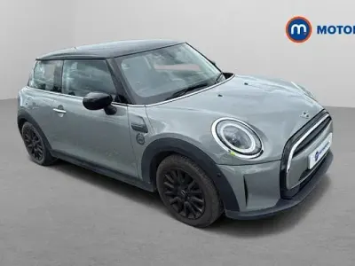 Begagnad Mini Cooper Classic 136 HK (100 kW) 2022 Grå Halvkombi