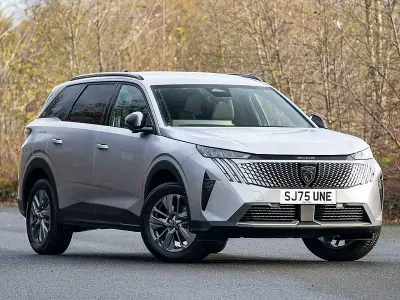 Nouă Peugeot 5008 Allure 145 CP (106 kW) 2025 Gri SUV
