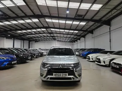 Used Mitsubishi Outlander P-HEV 174 HP (127 kW) 2018 Silver SUV