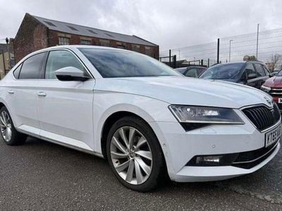 Used Skoda Superb SE L Executive 150 HP (110 kW) 2016 White Hatchback