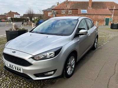 Used Ford Focus Zetec 125 HP (91 kW) 2015 Silver Hatchback