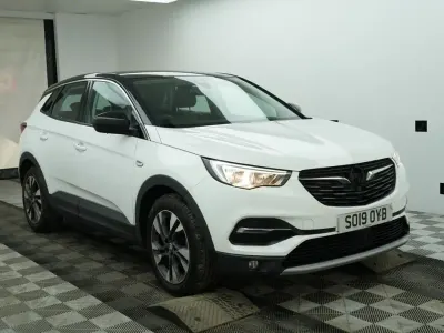 Second-hand Vauxhall Grandland X Sport 130 CP (95 kW) 2019 Alb SUV