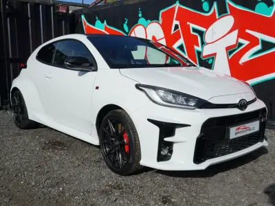 Używany Toyota Yaris 272 KM (200 kW) 2022 Biały Hatchback