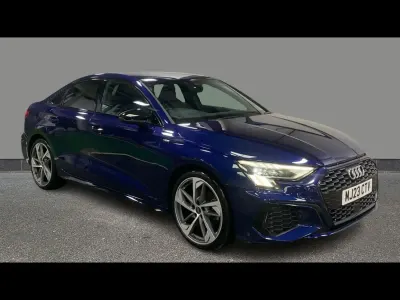 Usado Audi A3 Comfort 150 HP (110 kW) 2023 Azul Sedan