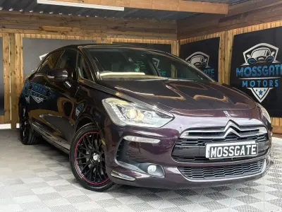 Used Citroën DS5 2014 Mauve/purple Hatchback