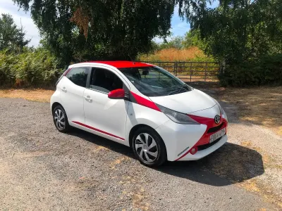 Used Toyota Aygo x-press 2014 White Hatchback