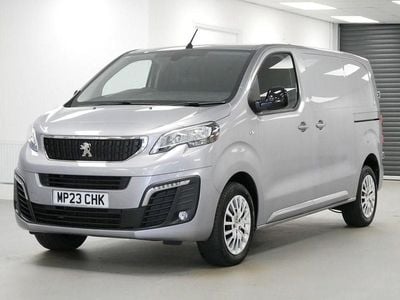 Begagnad Peugeot Expert Premium 145 HK (106 kW) 2023 Grå Van