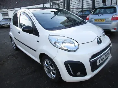 Usado Citroën C1 Platinum 68 HP (50 kW) 2014 Branco Citadino