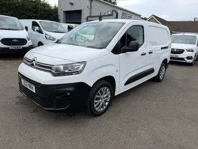 Used Citroën Berlingo 100 HP (73 kW) 2021 White MPV