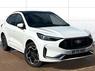 Usado Ford Kuga ST-Line X 243 HP (178 kW) 2025 Branco SUV
