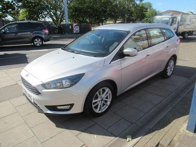 Used Ford Focus Zetec 120 HP (88 kW) 2015 Silver Estate
