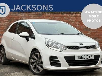 White Used 2015 Kia Rio Hatchback | £7,750 (Expensive)