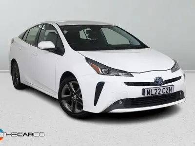 Used Toyota Prius Business Edition 122 HP (89 kW) 2021 White Hatchback