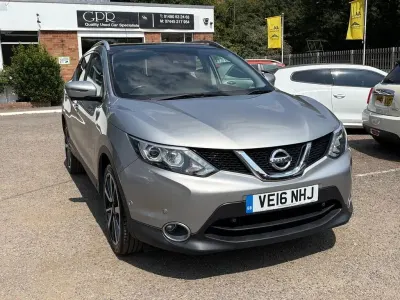 Used Nissan Qashqai Tekna 110 HP (80 kW) 2016 Silver SUV