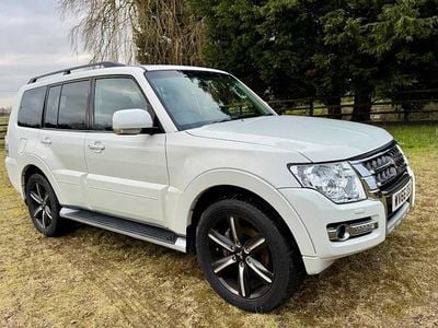 Used Mitsubishi Shogun 187 HP (137 kW) 2016 White SUV