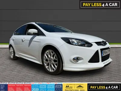Used Ford Focus Zetec 125 HP (91 kW) 2014 White Hatchback