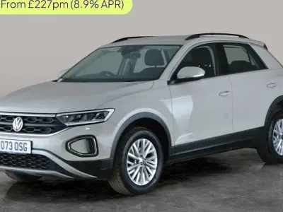 Usado VW T-Roc Life 110 HP (80 kW) 2023 Cinzento SUV