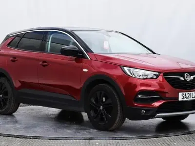 Used Vauxhall Grandland X SRi 131 HP (96 kW) 2021 Red SUV