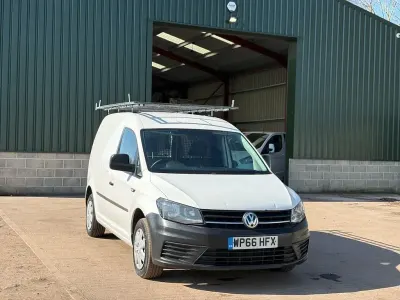 Begagnad VW Caddy Startline 75 HK (55 kW) 2016 Vit Minibuss