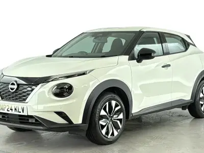 Begagnad Nissan Juke Acenta Premium 143 HK (105 kW) 2024 Vit SUV