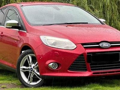 Used Ford Focus Zetec 100 HP (73 kW) 2013 Red Hatchback