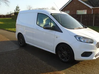 Used Ford Transit Courier Sport 100 HP (73 kW) 2018 White Van
