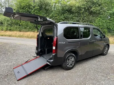 Used Peugeot Rifter Allure 131 HP (96 kW) 2023 Grey MPV