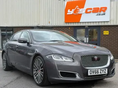 Usado Jaguar XJ S 300 CV (220 kW) 2016 Gris Berlina