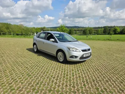 Usado Ford Focus Titanium 125 CV (91 kW) 2009 Plateado Utilitario